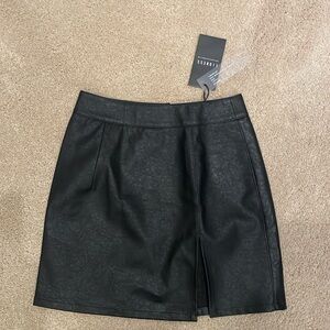 NWT Princess Polly Lioness “The Arizona Mini Skirt Black”, size XXS (US 0)